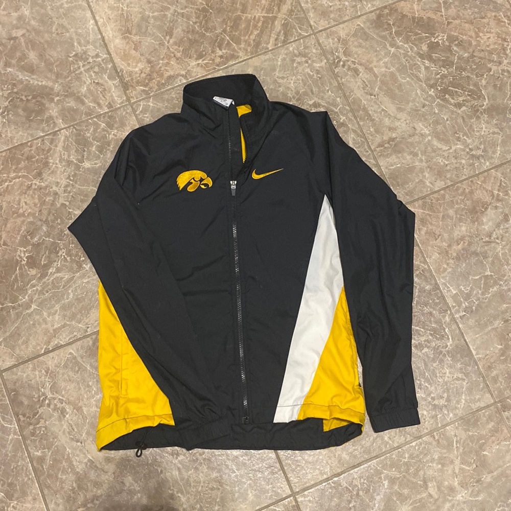 Womens nike iowa windbreaker, size small